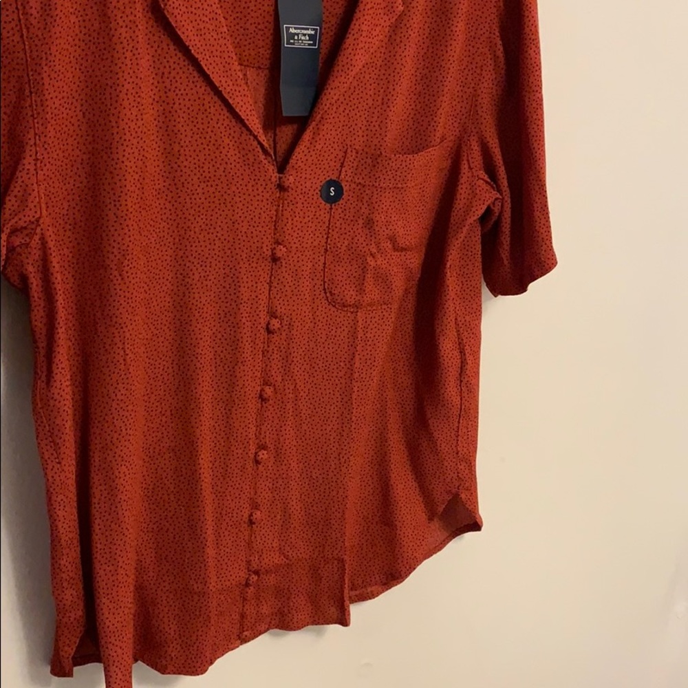 Button-up blouse - Picture 2 of 3